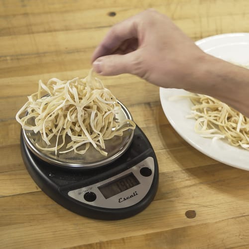 San Jamar SCDGP11BK Escali 11 lb Round Digital Scale w/ Removable Platform - 6" x 8 1/2", Charcoal Black