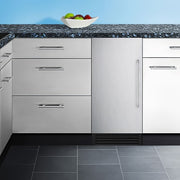 Summit BIM44G 14 1/2"W Full Cube Undercounter Ice Machine - 50 lbs/day, Air Cooled, Pump Drain, 115v