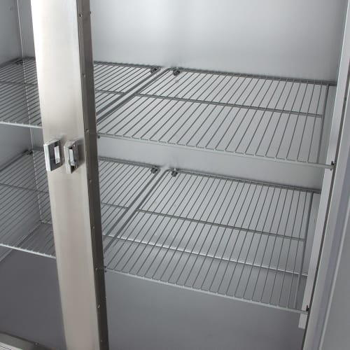 Traulsen G20010 52 1/10" Two Section Reach In Refrigerator, (2) Left/Right Hinge Solid Doors, 115v