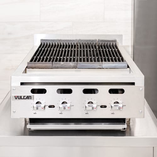 Vulcan VACB25 25 1/8" Radiant Charbroiler w/ Cast Iron Grates, Liquid Propane
