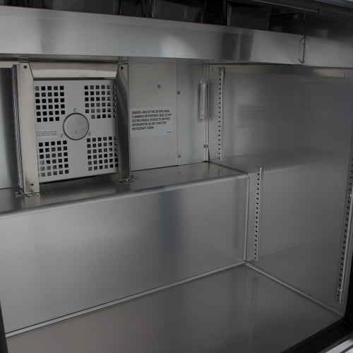 True TSSU-60-16-HC 60" TSSU Series Sandwich/Salad Prep Table w/ Refrigerated Base, 115v