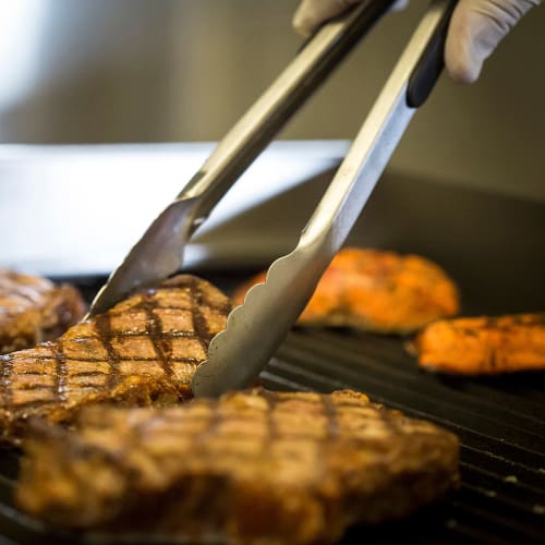 Globe GCB36G-SR 36" Countertop Gas Charbroiler w/ Reversible Grates, Radiant