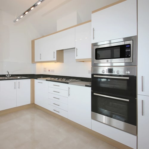 Vinotemp BR-MW-BI22-S 1200w Brama Commercial Microwave w/ Turntable & Touch Pad - 120v