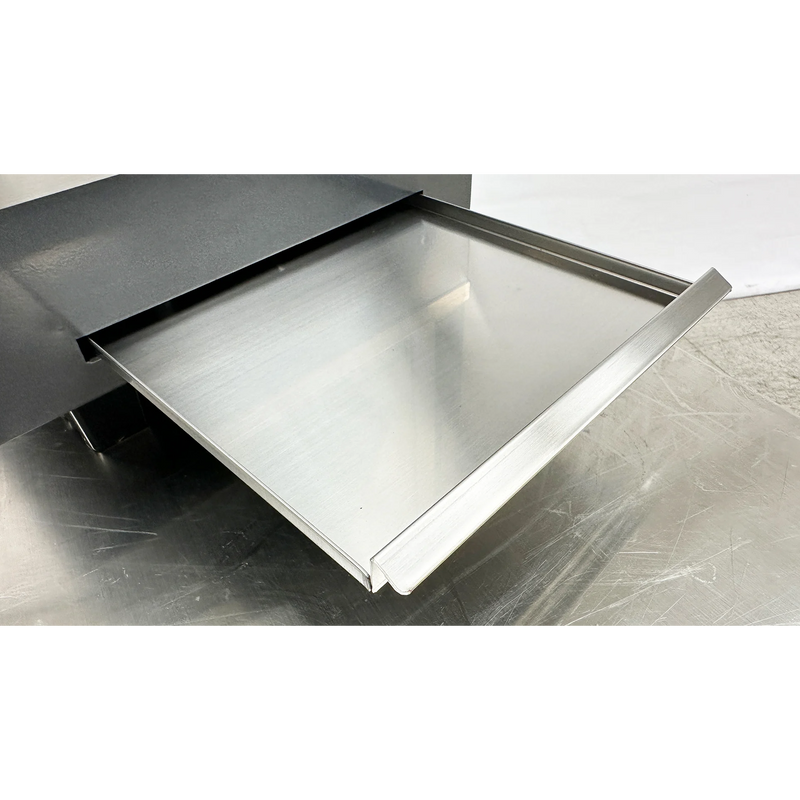 BakeMax BMTSC14 Titan Series 14" Countertop Heated Display Case.