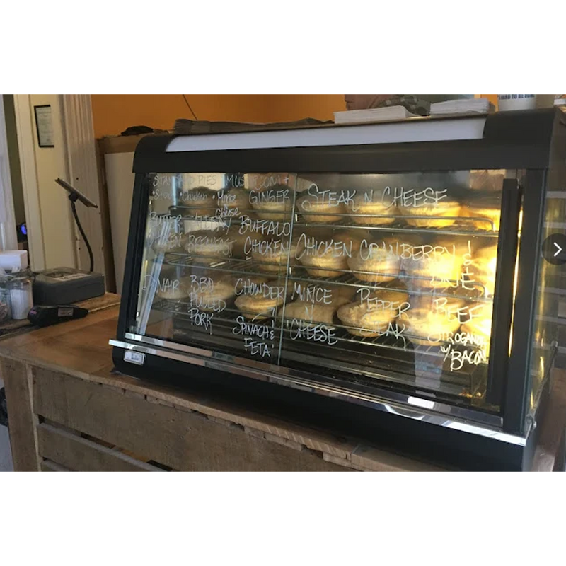 BakeMax BMTSC27 Titan Series 27" Countertop Heated Display Case.