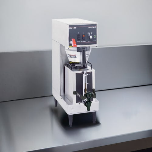 Bunn SINGLE GPR Single Satellite Coffee Brewer W/Server, Stainless Funnel, 120v (23050.0007)