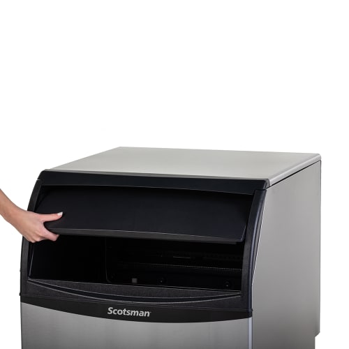 Scotsman UC2024MA-1 24"W Full Cube Undercounter Ice Machine - 227 lbs/day, Air Cooled, Gravity Drain, 115v
