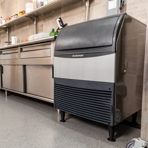 Scotsman UC2724SA-1 24"W Half Cube Undercounter Ice Machine - 282 lbs/day, Air Cooled, Gravity Drain, 115v