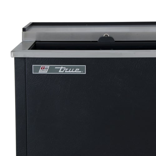 True TD-50-18-HC 50" Forced Air Bottle Cooler - Holds (396) 12 oz Bottles, Lid Locks, 115v