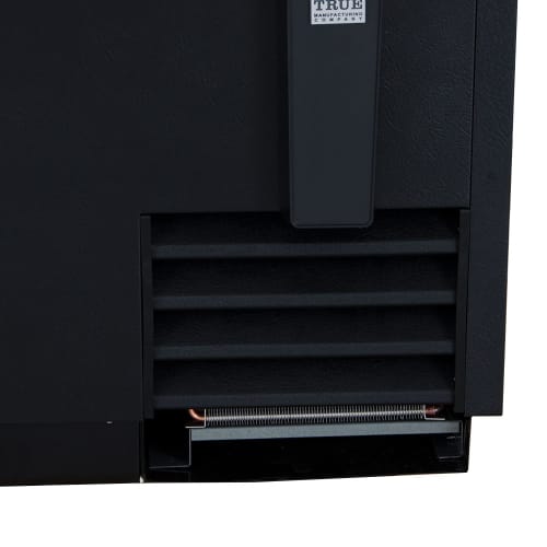 True TD-50-18-HC 50" Forced Air Bottle Cooler - Holds (396) 12 oz Bottles, Lid Locks, 115v