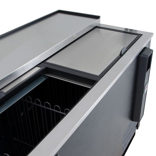 True TD-50-18-HC 50" Forced Air Bottle Cooler - Holds (396) 12 oz Bottles, Lid Locks, 115v