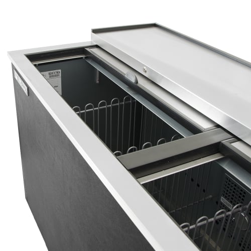 True TD-65-24-HC 65" Forced Air Bottle Cooler - Holds (528) 12 oz Bottles, Lid Locks, 115v