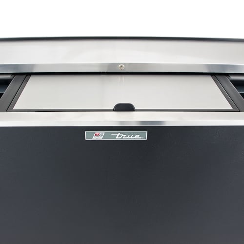 True TD-95-38-HC 95" Forced Air Bottle Cooler - Holds (900) 12 oz Bottles, Lid Locks, 115v
