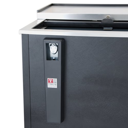 True TD-95-38-HC 95" Forced Air Bottle Cooler - Holds (900) 12 oz Bottles, Lid Locks, 115v