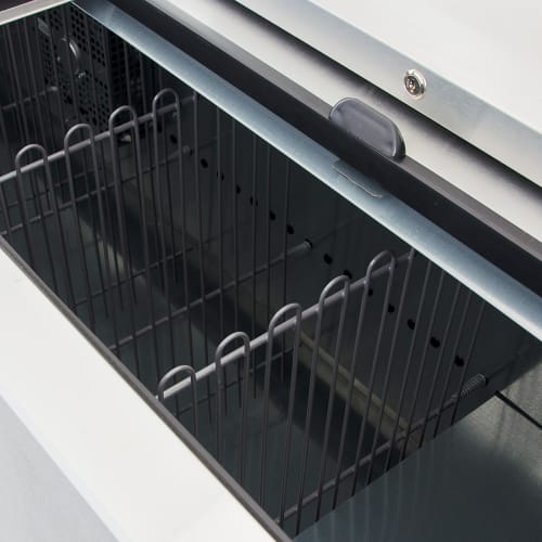 True TD-95-38-HC 95" Forced Air Bottle Cooler - Holds (900) 12 oz Bottles, Lid Locks, 115v