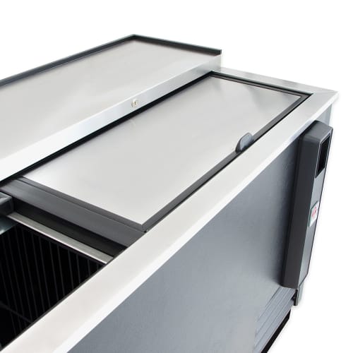True TD-95-38-HC 95" Forced Air Bottle Cooler - Holds (900) 12 oz Bottles, Lid Locks, 115v