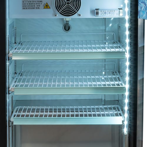 MoTak MCM7-X 24 3/8" Countertop Refrigerated Merchandiser - Swing Door, Black, 115v