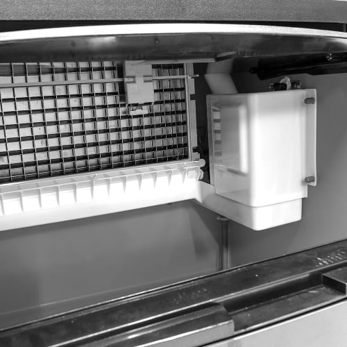 MoTak PKU0155SA-161 26"W Half Cube Undercounter Ice Machine - 165 lbs/day, Air Cooled, 115v